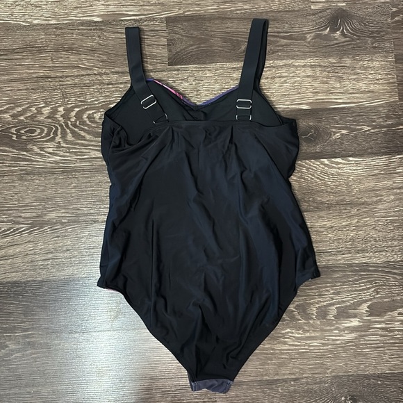 Colorful Striped full coverage One-Piece Swimsuit size XL w/ adjustable straps - Picture 2 of 4